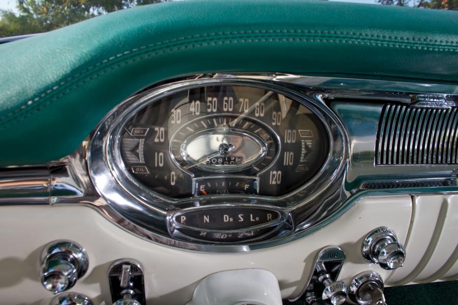 Oldsmobile 88 Holiday 2-Door Hardtop 1956 года  (фото 12 из 20)